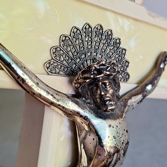 Wooden crucifix garnished with plasticized mother-of-pearl - Picture 9 of 10